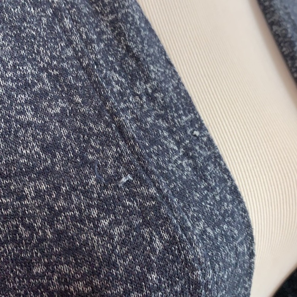 Navy Abercrombie & Fitch size small knitted jacket - Picture 5 of 7